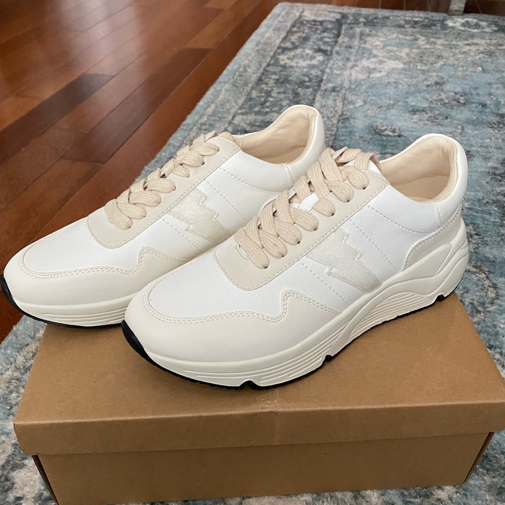 ⚡️VICI DOLLS White Raven Sneakers⚡️